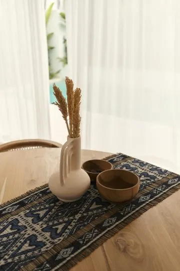 Haru Table Runner
